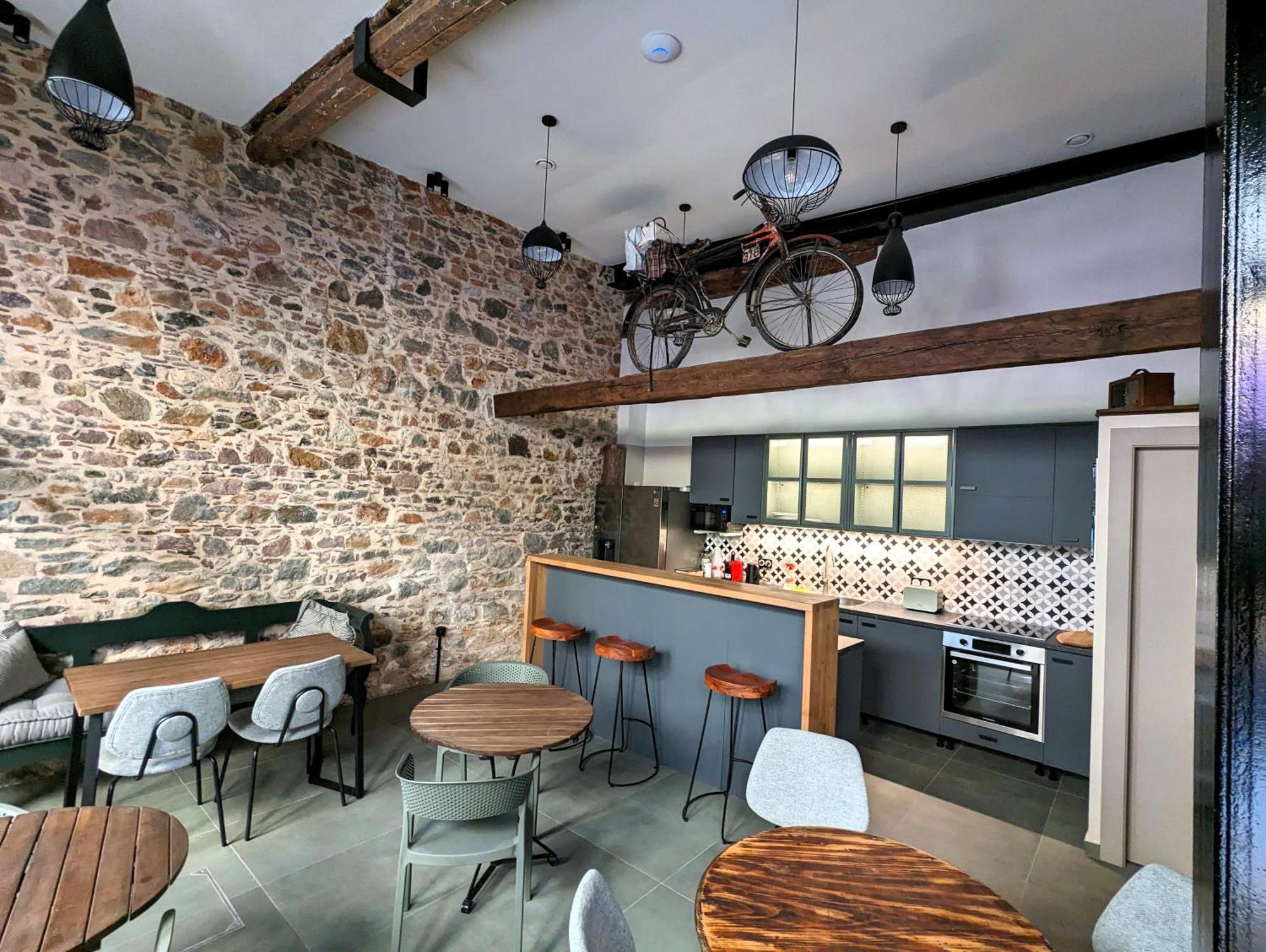 Issa Lesvos Hostel Mytilene Luaran gambar