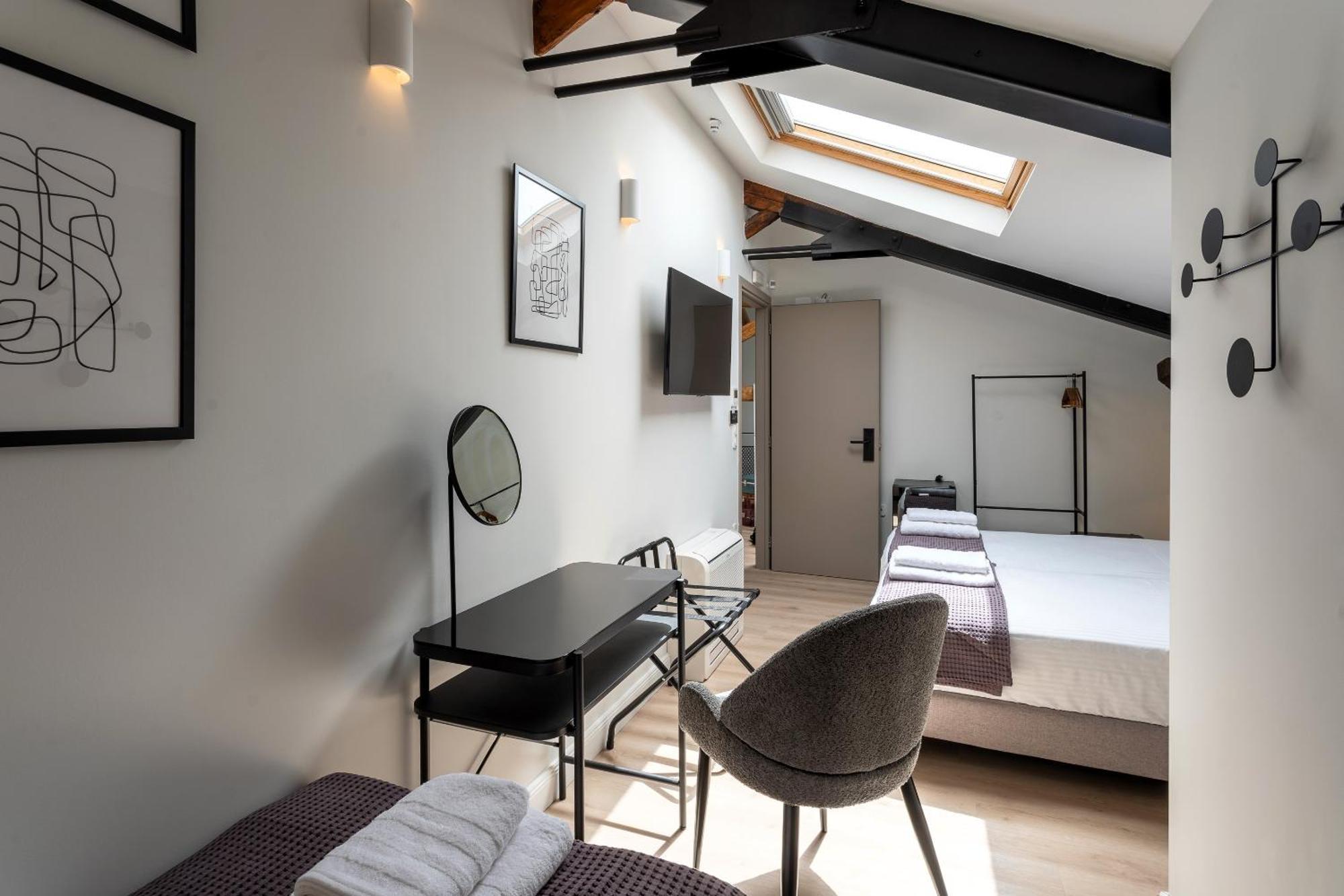 Issa Lesvos Hostel Mytilene Luaran gambar