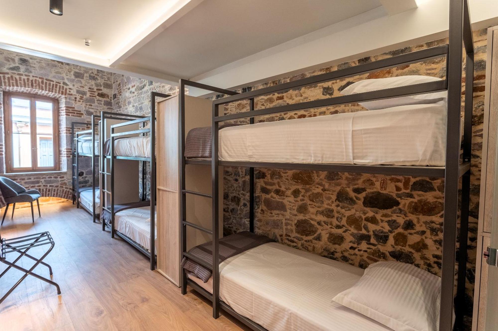 Issa Lesvos Hostel Mytilene Luaran gambar