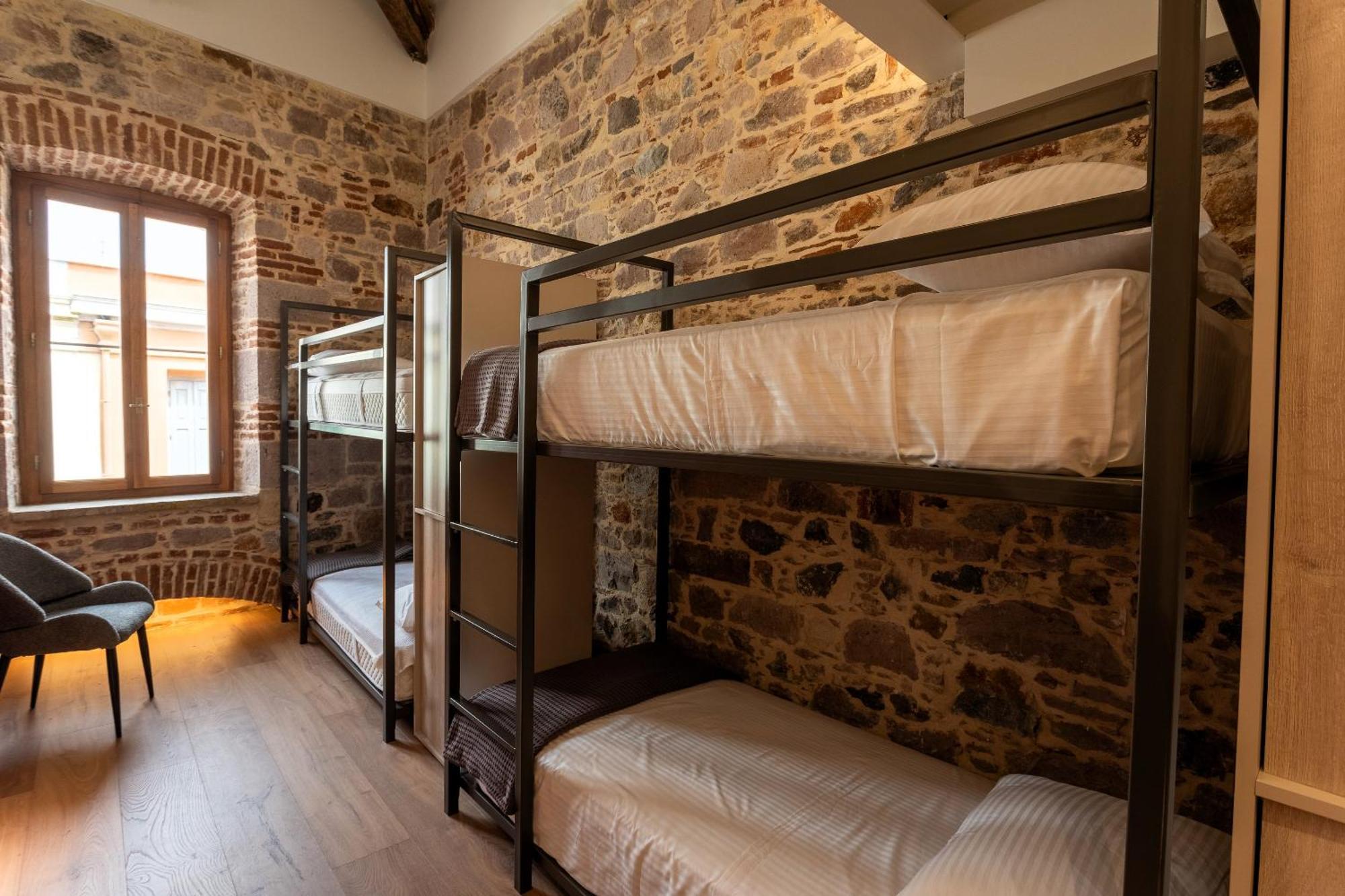 Issa Lesvos Hostel Mytilene Luaran gambar