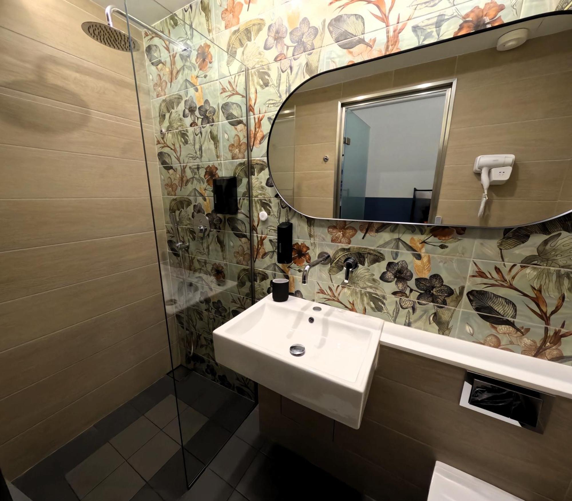 Issa Lesvos Hostel Mytilene Luaran gambar