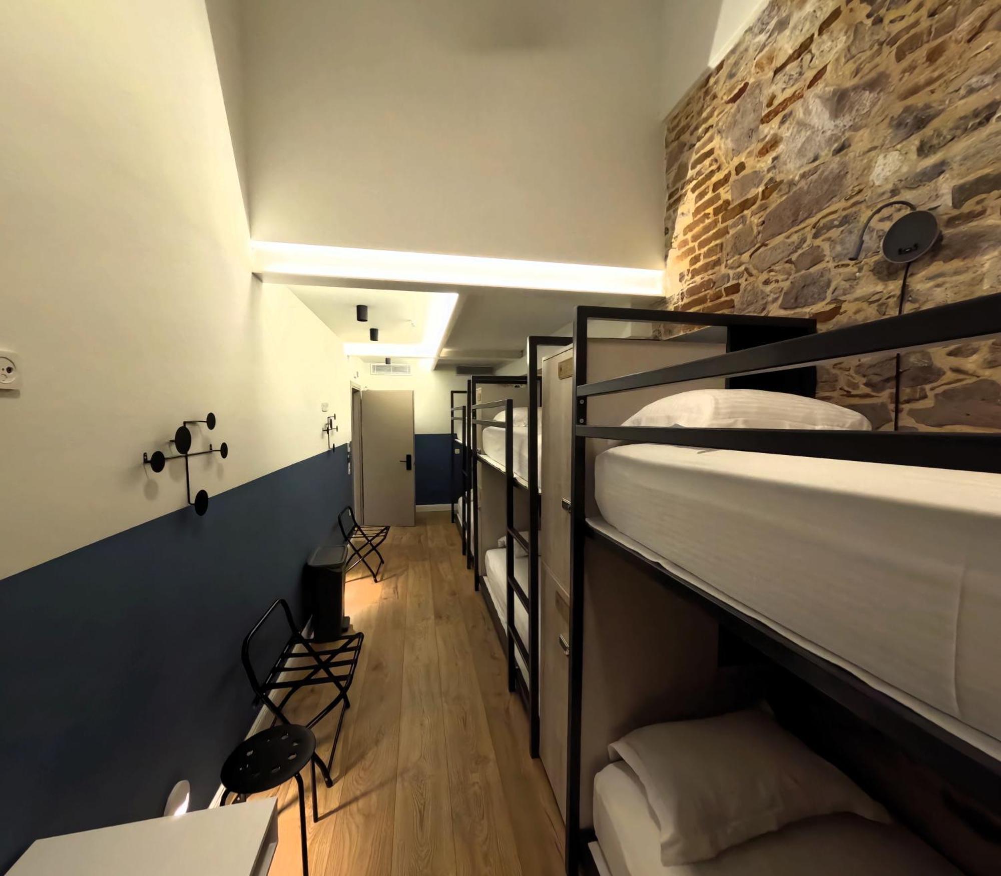 Issa Lesvos Hostel Mytilene Luaran gambar
