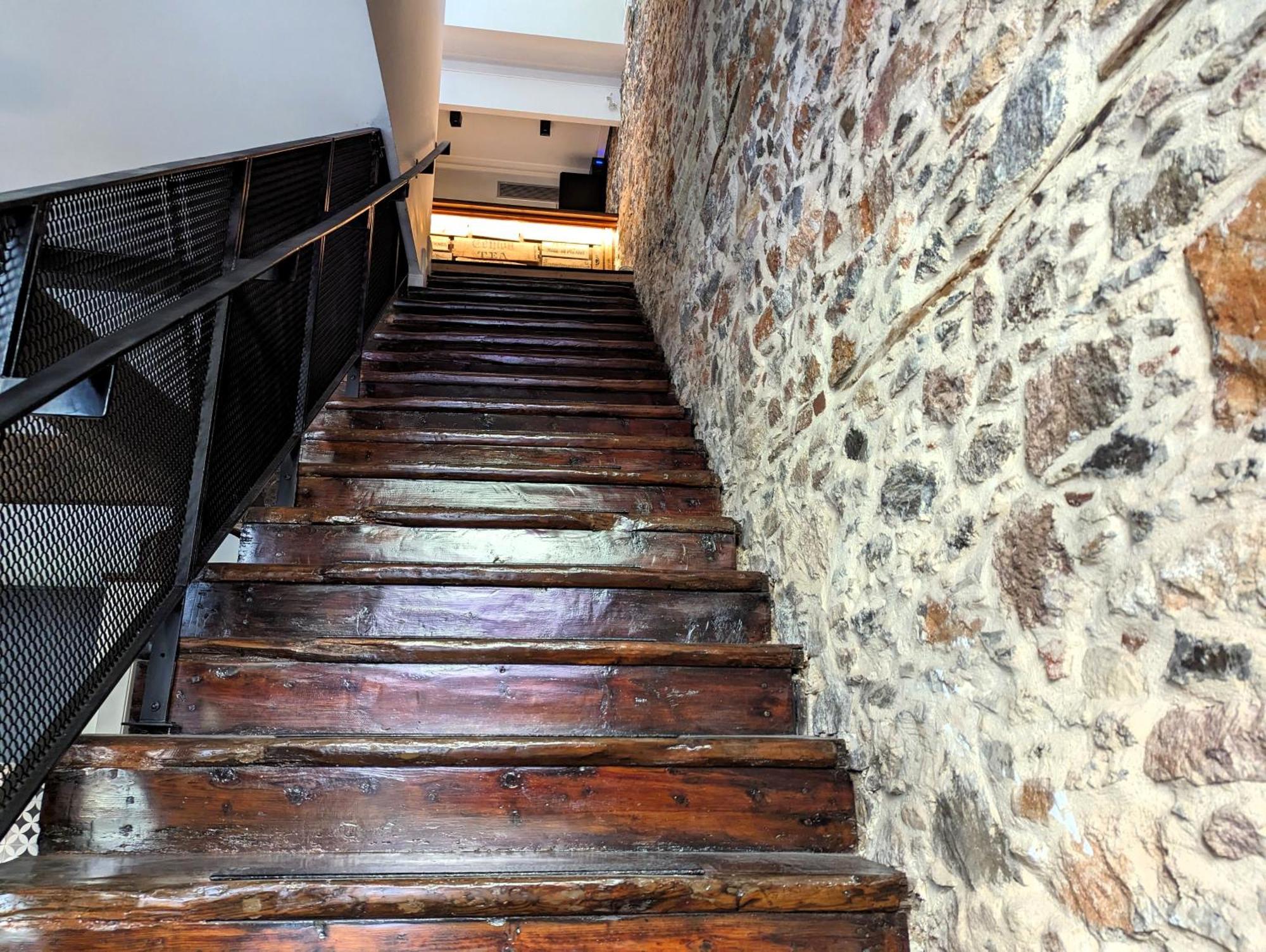 Issa Lesvos Hostel Mytilene Luaran gambar